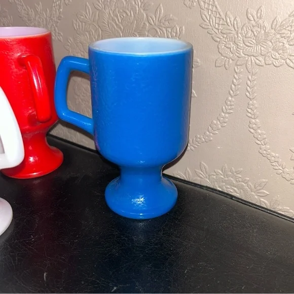 Colorful Mug Set vintage set of 5 milk glass pedestal cups - Picture 3 of 8